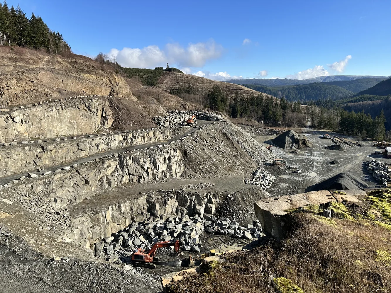 Rock quarry benches and aggregate mine planning in Washington